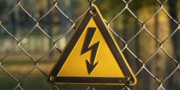 Вбило струмом