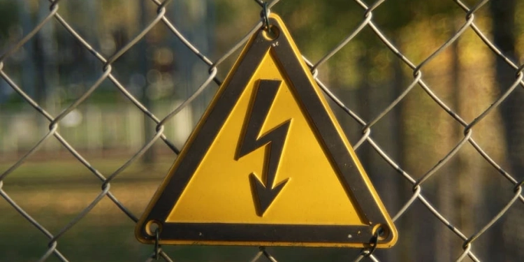 Вбило струмом