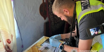 Поліція викрила групу з Підгайців, яка збувала наркотики через месенджер