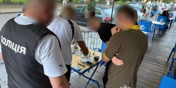 Поліція затримала хабарників