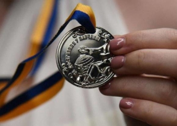 нагородження випускників