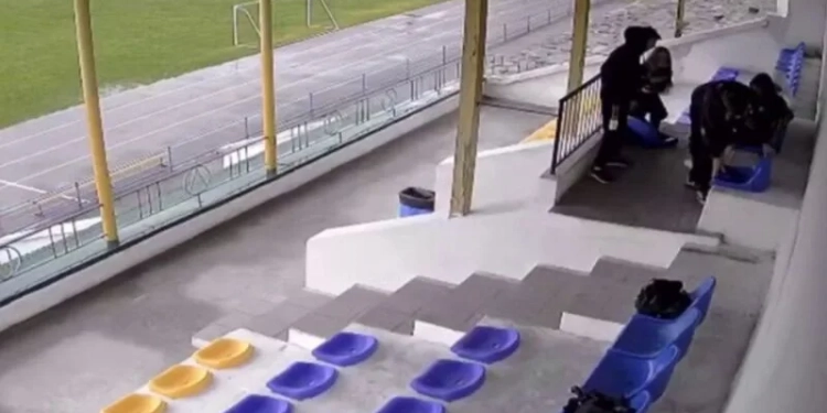 Підлітки пошкодили стадіон