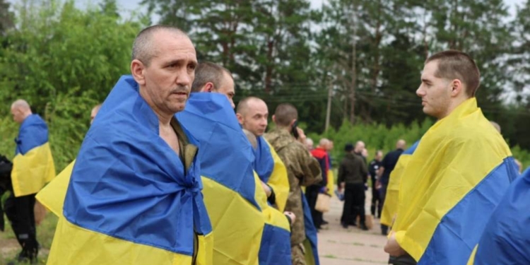 З полону повернулися військові