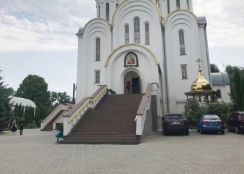 Забрали землю в релігійної громади