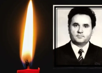 Помер викладач