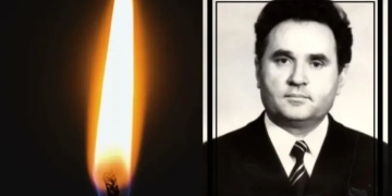 Помер викладач