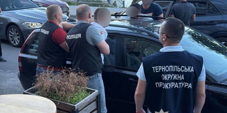 Поліція затримала хабарника