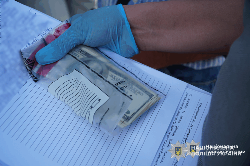 Поліція викрила корупційну схему