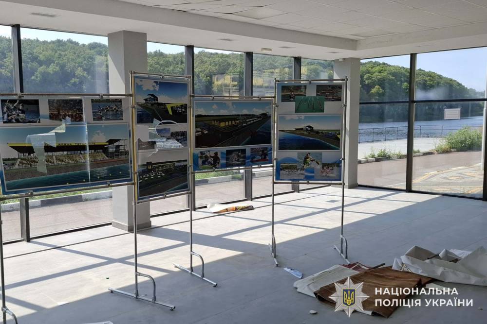 Вандали пошкодили майно