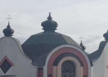 зрізали та викрали металевий хрест