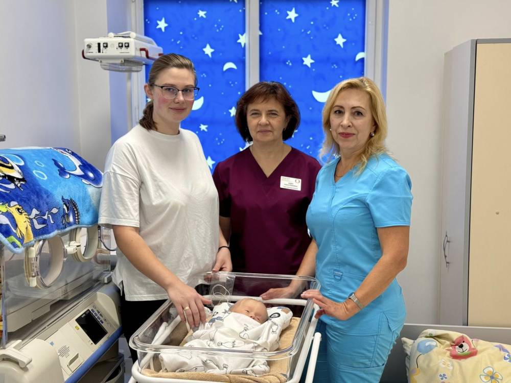 Прооперували важкохворе немовля