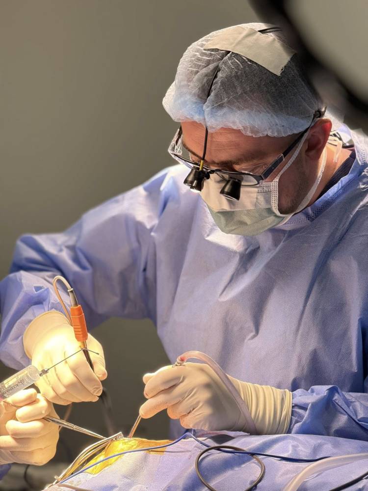 Прооперували важкохворе немовля