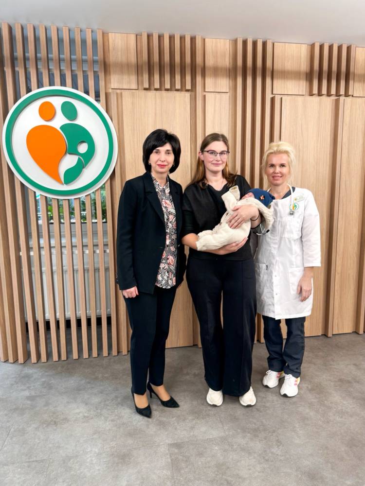 Прооперували важкохворе немовля