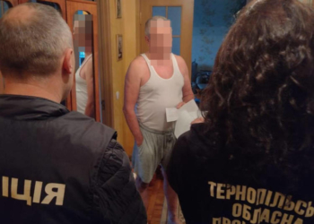 Судитимуть медика-хабарника