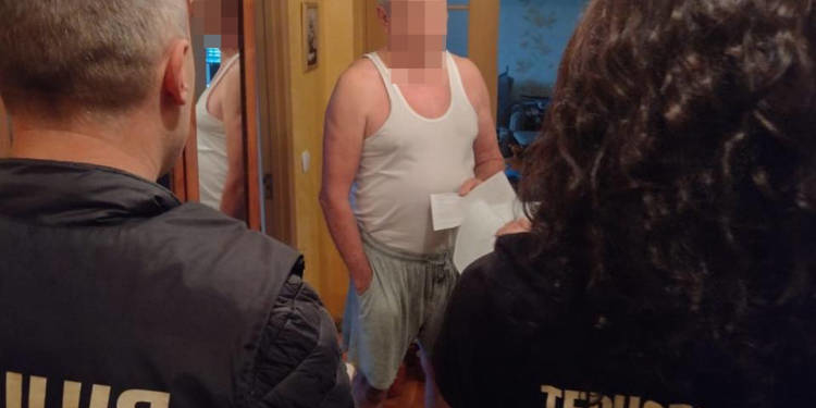 Судитимуть медика-хабарника