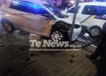 зіткнулися три автомобілі