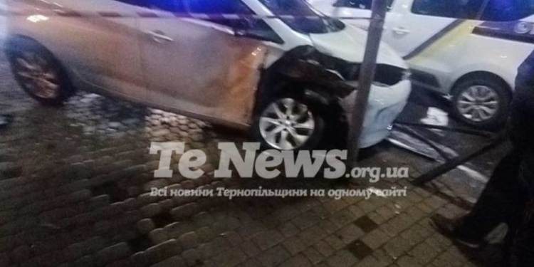 зіткнулися три автомобілі