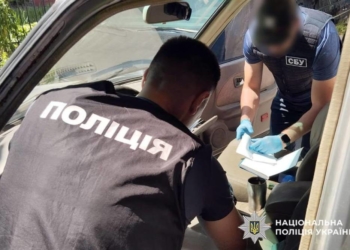 Правоохоронці викрили схему переправляння чоловіків за кордон