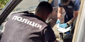 Правоохоронці викрили схему переправляння чоловіків за кордон