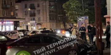 зіткнулися два автомобілі