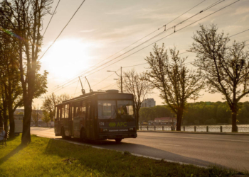 Змінено рух транспорту