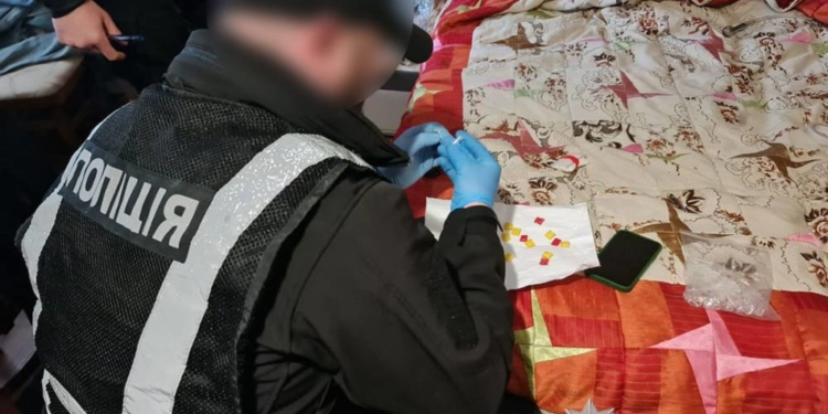 Поліція затримала наркоторгівців