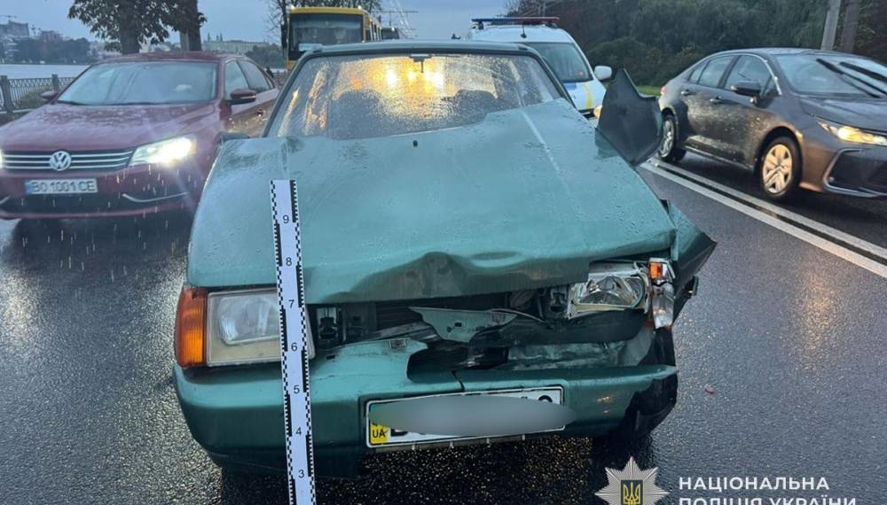 На вулиці Лесі Українки в Тернополі водій Renault збив пішохода