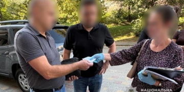 Поліція затримала хабарника