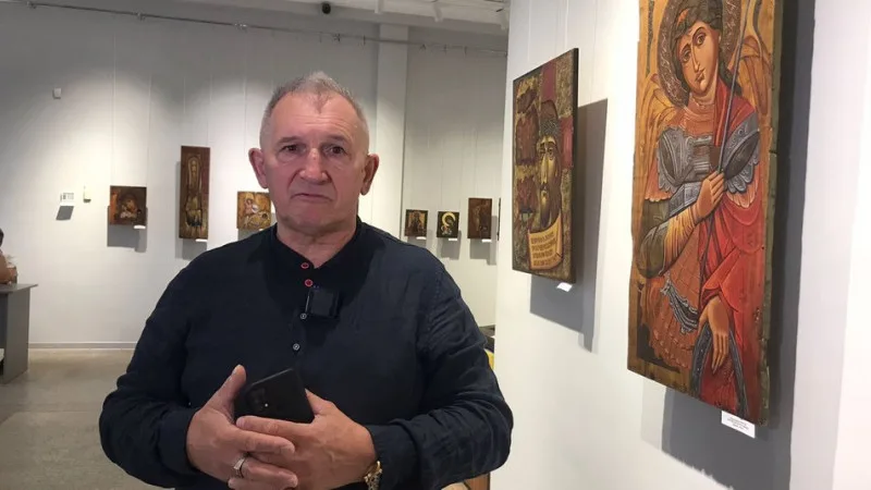 Іконописець із Тернопільщини, який пройшов пекло війни, творить ікони з уламків війни