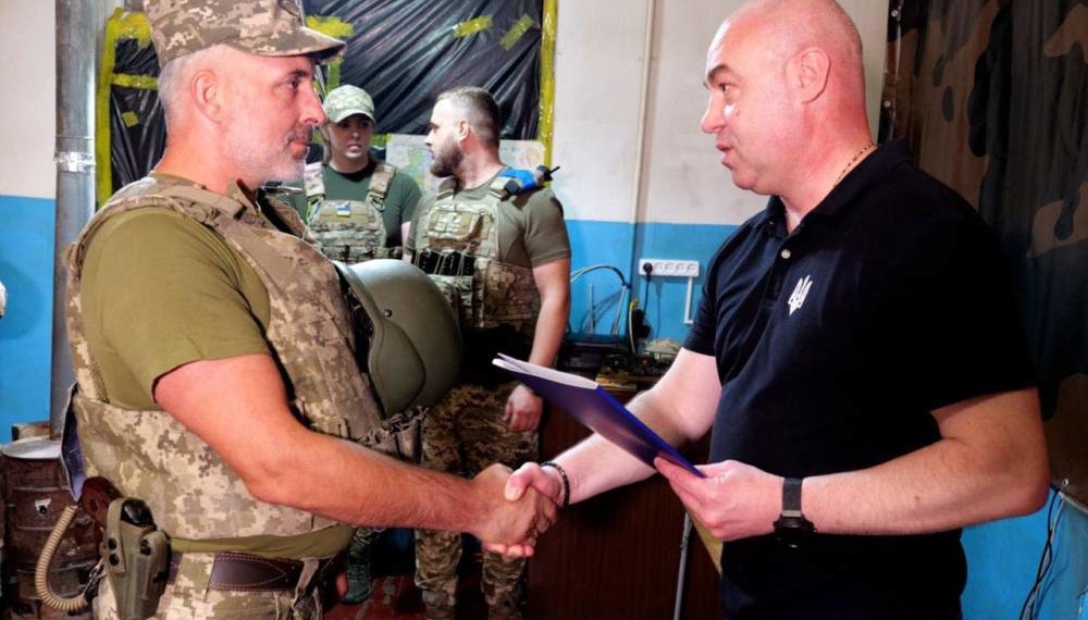 У Тернополі вручили квартиру офіцеру 44-ї бригади Івану Пантелеймінову