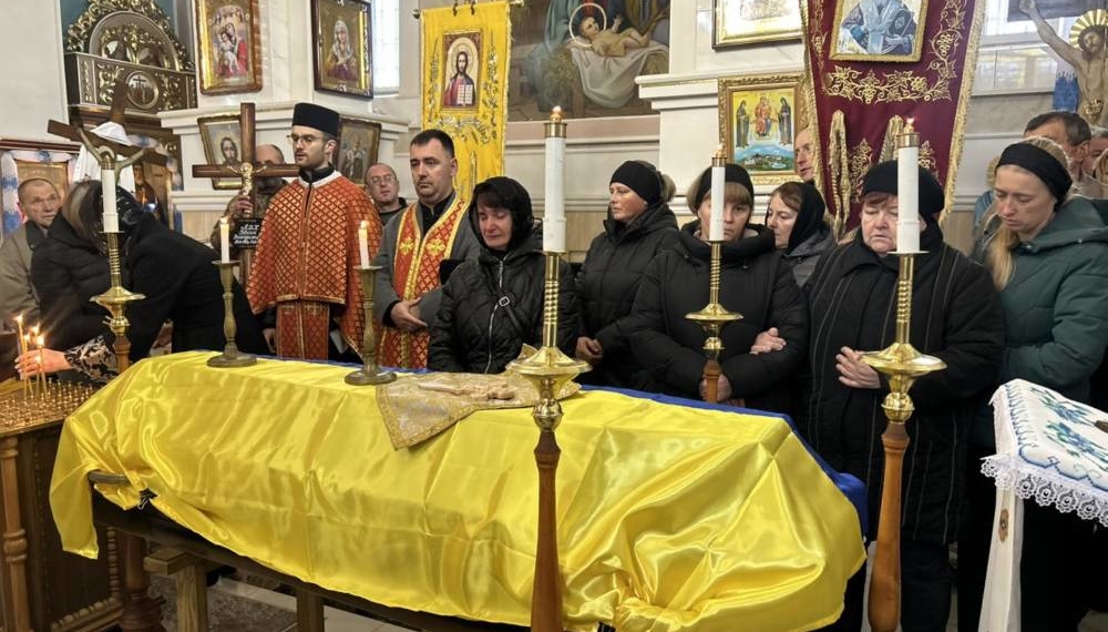 Великоберезовицька громада на Тернопільщині попрощалася з молодшим сержантом Іваном Ляхом