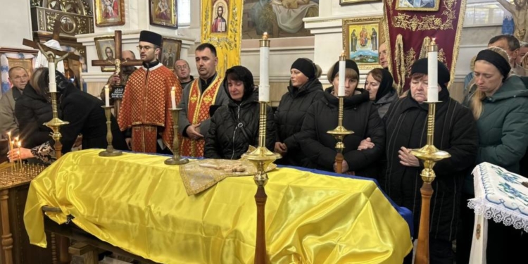 Великоберезовицька громада на Тернопільщині попрощалася з молодшим сержантом Іваном Ляхом