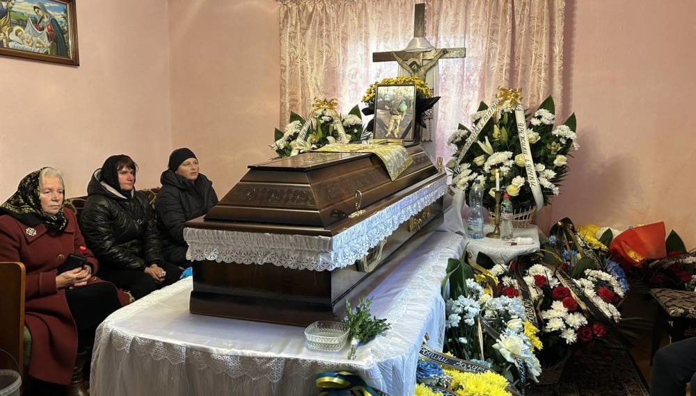 Великоберезовицька громада на Тернопільщині попрощалася з молодшим сержантом Іваном Ляхом