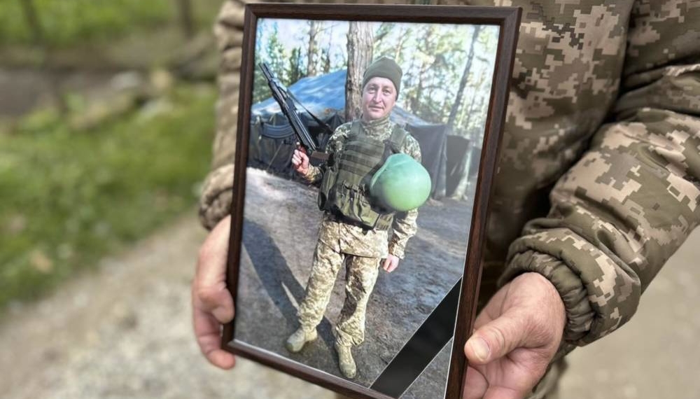 Великоберезовицька громада на Тернопільщині попрощалася з молодшим сержантом Іваном Ляхом