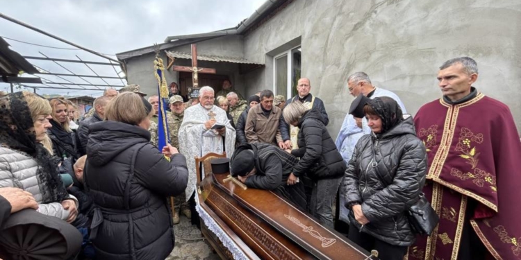 Великоберезовицька громада на Тернопільщині попрощалася з молодшим сержантом Іваном Ляхом