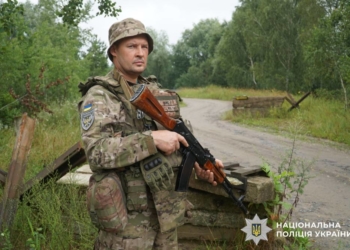 Поліцейський Степан Напора боронить країну від ворога