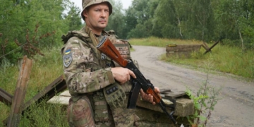 Поліцейський Степан Напора боронить країну від ворога