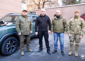 Тернопіль передав автомобіль Renault Duster для бійців ССО