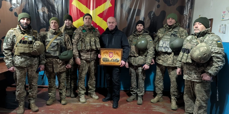 Сергій Надал на фронті передав обладнання для захисників