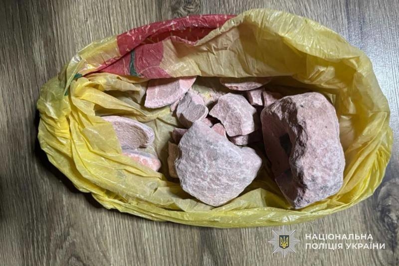 Кременчанин у себе вдома зберігав пакет тротилу