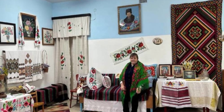 На Лановеччині активістка облаштувала музей старожитностей