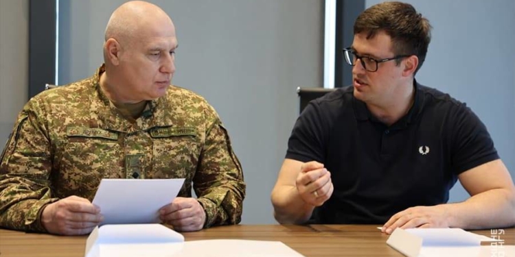 виробник протезів