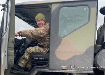 водій тягача