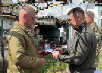 Великодня місія на Схід: Володимир Болєщук передав допомогу та нагороди бійцям 35-го батальйону