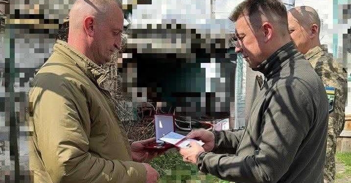 Великодня місія на Схід: Володимир Болєщук передав допомогу та нагороди бійцям 35-го батальйону