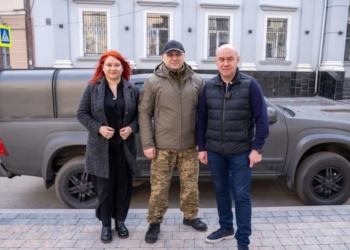 101-ша ОБрТрО отримала повнопривідний пікап Isuzu від громади Тернополя: деталі передачі допомоги