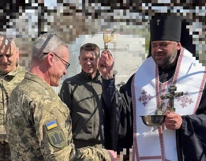 Великодня місія на Схід: Володимир Болєщук передав допомогу та нагороди бійцям 35-го батальйону