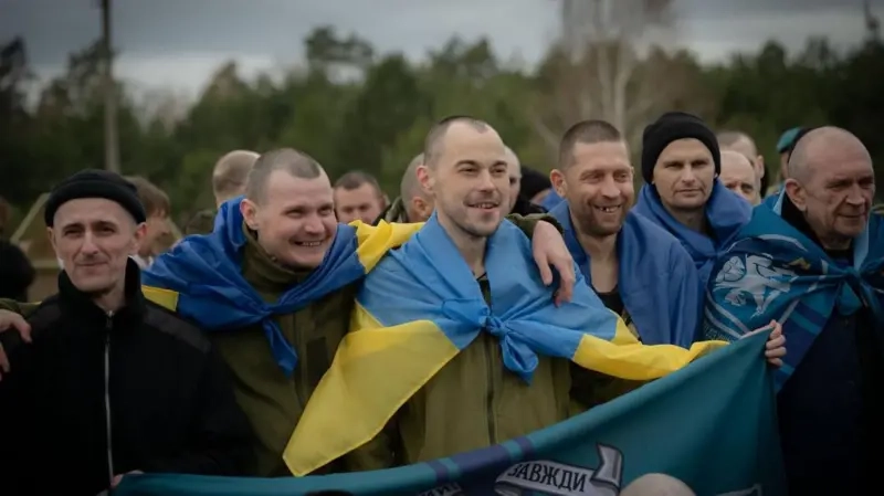 Великоднє диво: з полону повернулися троє захисників, пов’язаних із Тернопільщиною