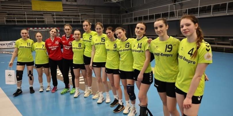 Гандбольний тріумф ЗУНУ: жіноча збірна виборола «срібло» Вищої ліги України