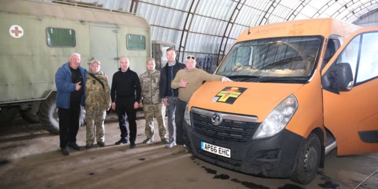 Сергій Надал відвідав тернопільських захисників на передовій з партією техніки